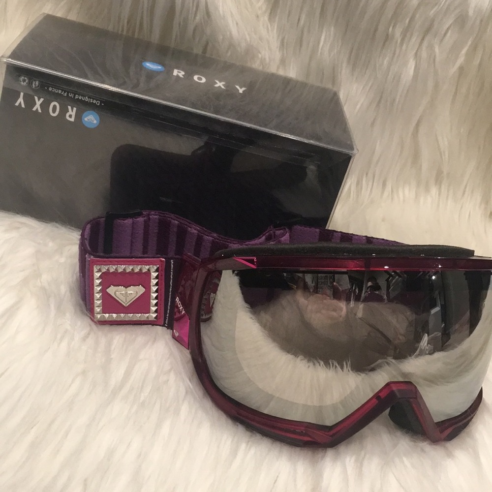 Roxy Snowboarding Goggles 💜